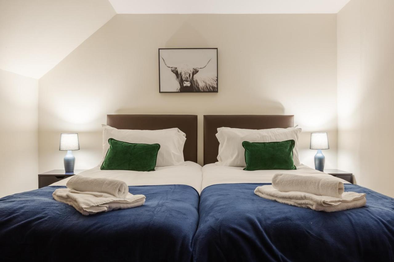 Albert - 5 Bedrooms Sleeps 11 Parking Wi-Fi Contractors Preston  Extérieur photo
