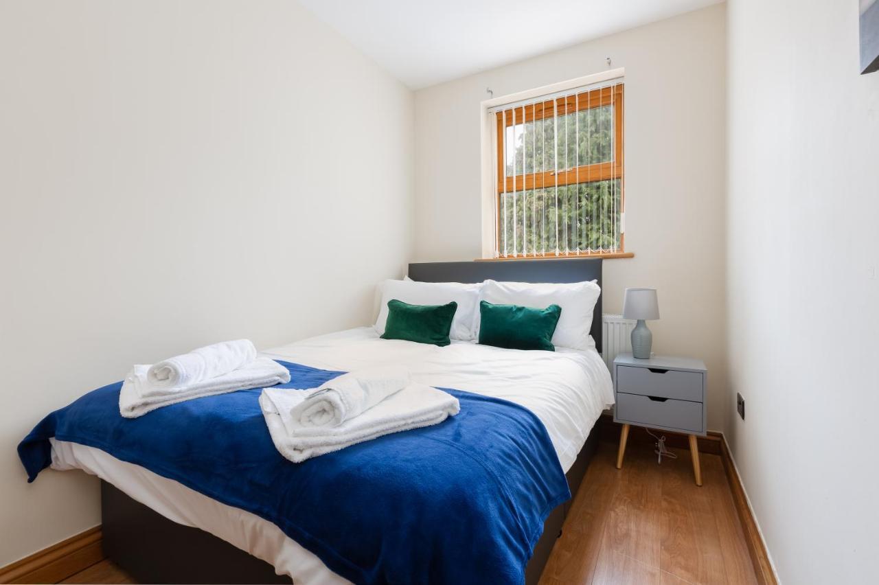 Albert - 5 Bedrooms Sleeps 11 Parking Wi-Fi Contractors Preston  Extérieur photo