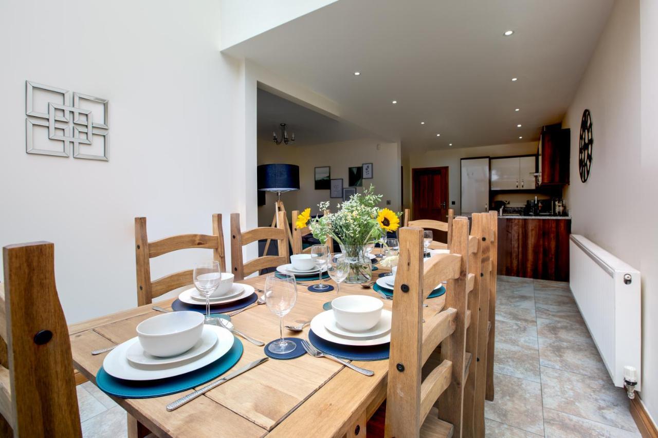 Albert - 5 Bedrooms Sleeps 11 Parking Wi-Fi Contractors Preston  Extérieur photo