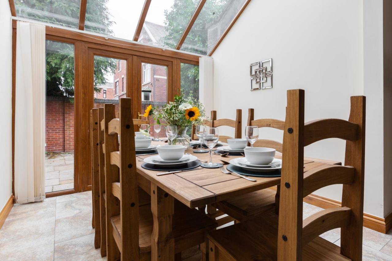Albert - 5 Bedrooms Sleeps 11 Parking Wi-Fi Contractors Preston  Extérieur photo