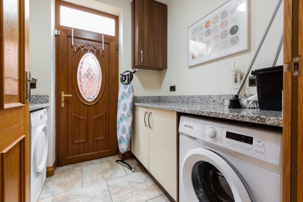 Albert - 5 Bedrooms Sleeps 11 Parking Wi-Fi Contractors Preston  Extérieur photo