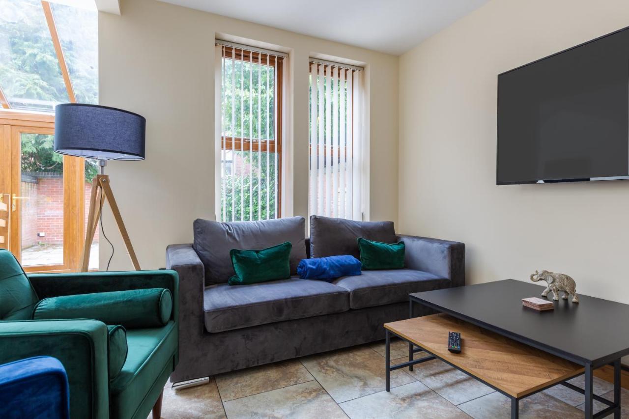 Albert - 5 Bedrooms Sleeps 11 Parking Wi-Fi Contractors Preston  Extérieur photo
