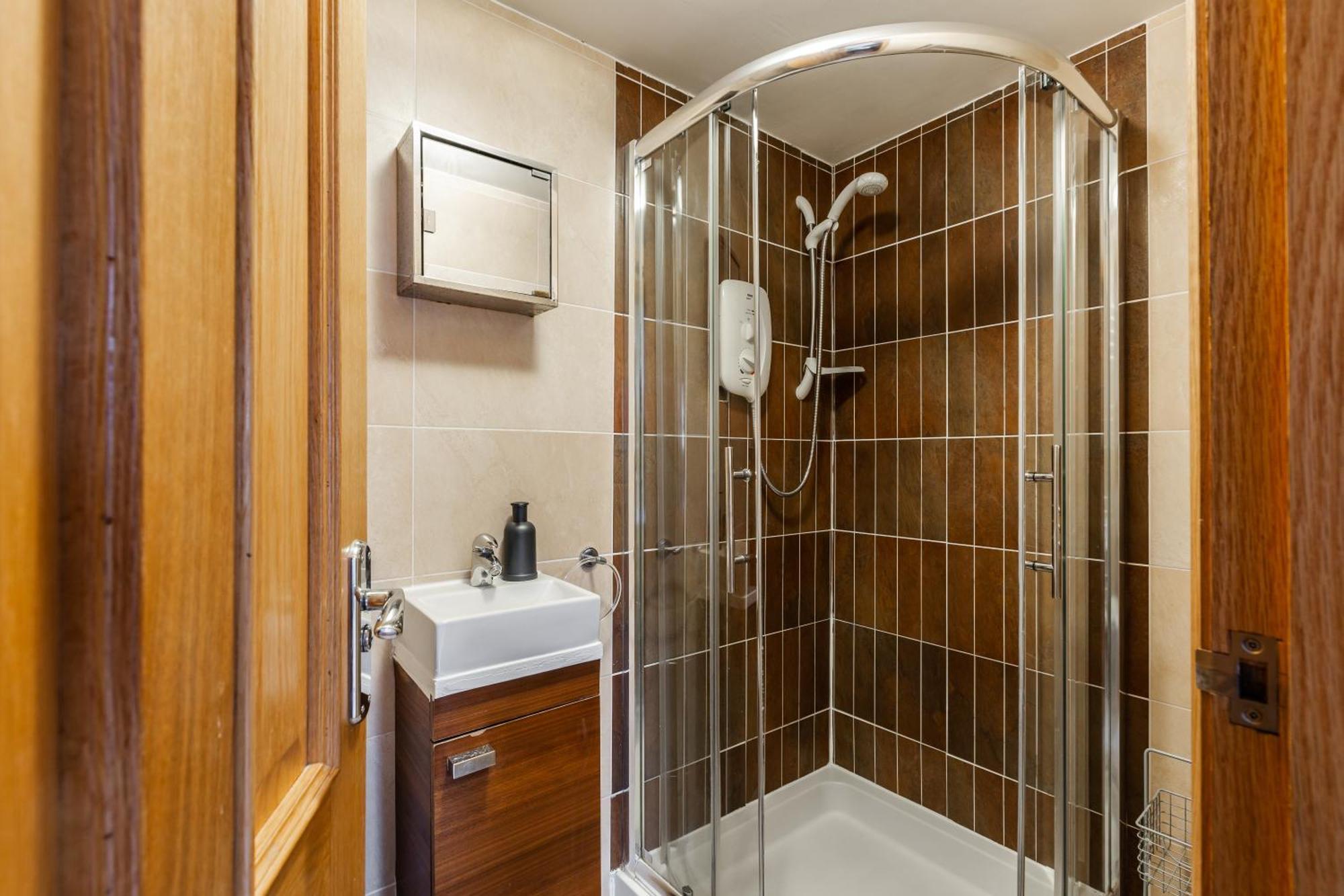 Albert - 5 Bedrooms Sleeps 11 Parking Wi-Fi Contractors Preston  Extérieur photo